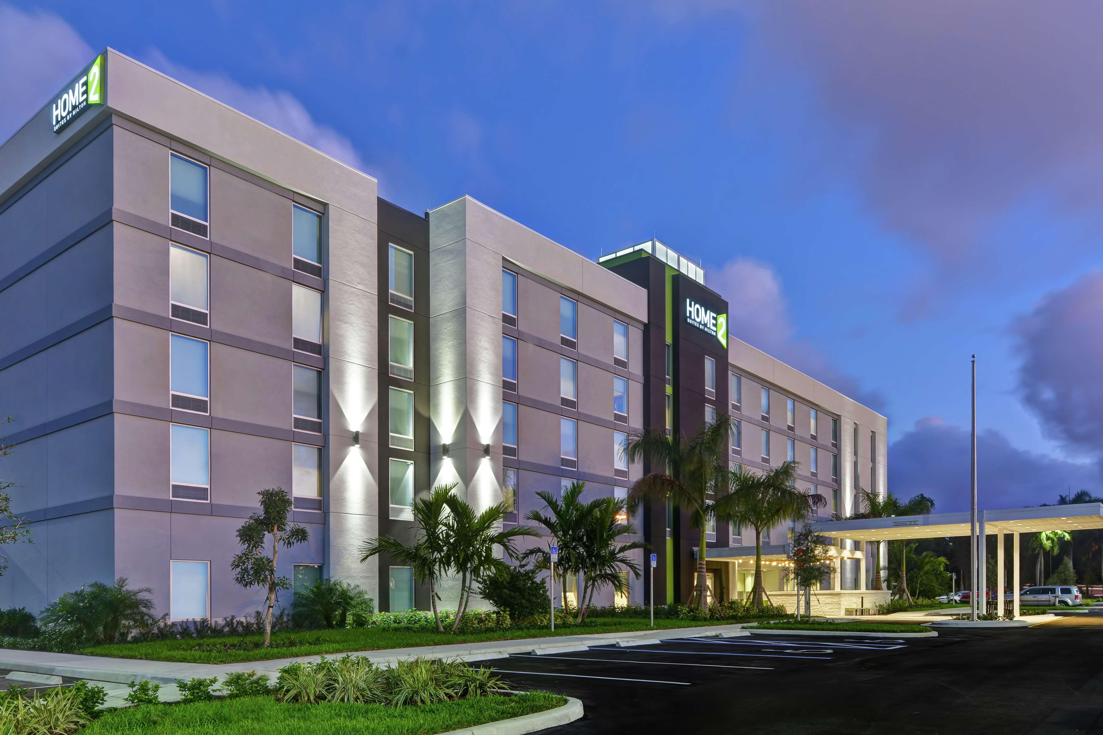 Home2 Suites By Hilton West Palm Beach Airport Cloud Lake Екстериор снимка