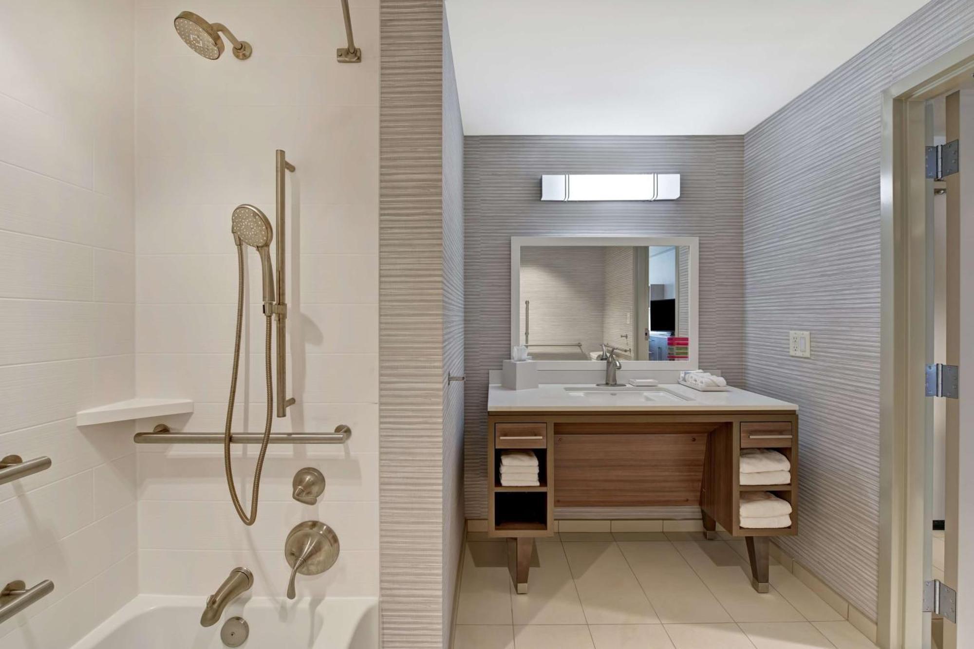 Home2 Suites By Hilton West Palm Beach Airport Cloud Lake Екстериор снимка