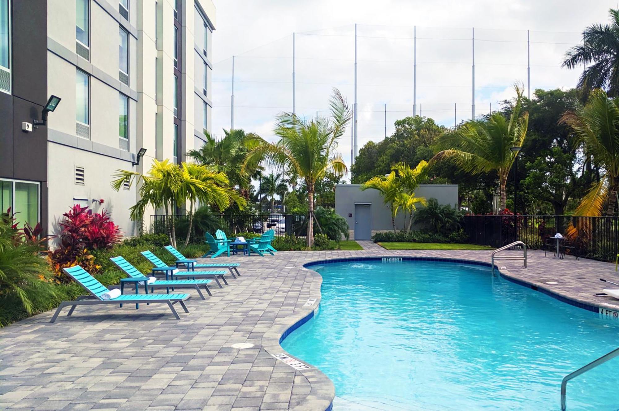 Home2 Suites By Hilton West Palm Beach Airport Cloud Lake Екстериор снимка